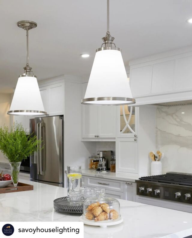 Flashback to these Ashmont pendants looking super crisp and stylish in a kitchen from HGTV's Love It Or List It! 💫 Lighting by @savoyhouselighting 
.
.
.
.
.
#distinctivelighting #lighting #lightingstore #lightingdesign #lightingshowrooms #lightingfixtures #lightingideas #home #homerenovation #homestyling #homeinspo #homedecor #homedesign #homeinterior #instahome #interiorstyling #design #decor #decortips #interiordecorating #interiordesign #hgtv #designtips #hometips #showroom #stcatharines #niagarafalls #fonthill 
.
.
.
Posted @withregram