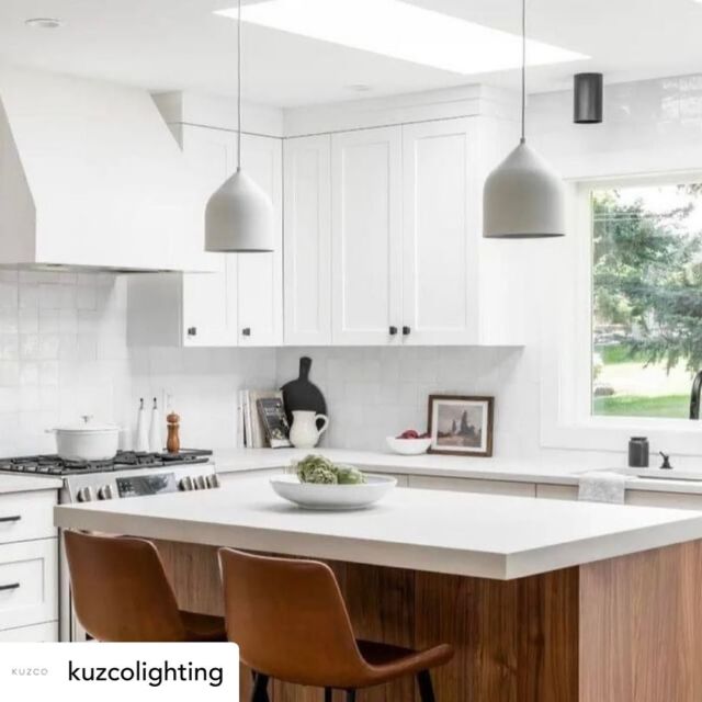 White cabinets, white pendants, and just a touch of natural wood. Kitchen perfection featuring the Helena pendants and Falco flushmount by @kuzcolighting #kuzcolighting 

Design: @azucena.saavedra 
.
.

#distinctivelighting #lighting #lightingstore #lightingdesign #lightingshowrooms #lightingfixtures #lightingideas #home #homerenovation #homestyling #homeinspo #homedecor #homedesign #homeinterior #instahome #interiorstyling #design #decor #decortips #interiordecorating #interiordesign #hgtv #designtips #hometips #showroom #stcatharines #niagarafalls #fonthill 

.
.
.
Posted @withregram