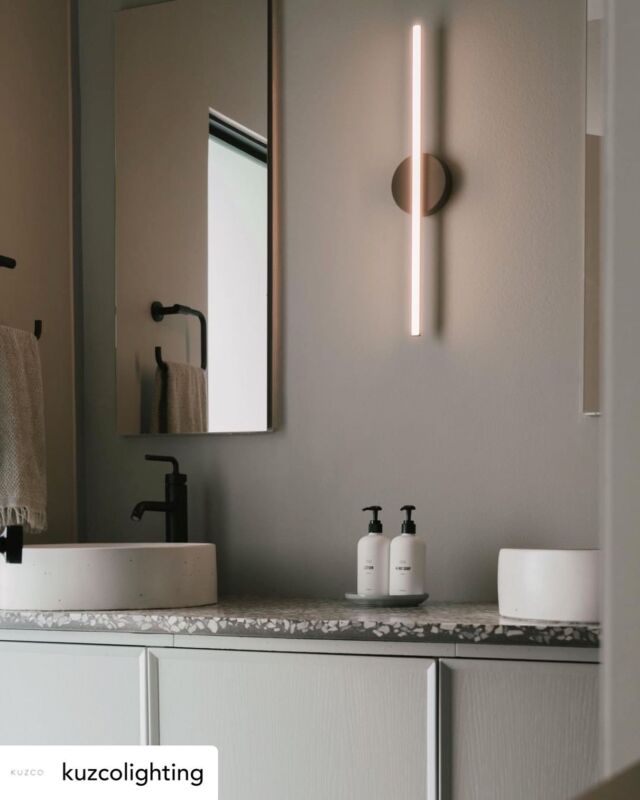 Clean, sophisticated, modern. This vanity setup has it all. Featuring the Chute sconce by @kuzcolighting #kuzcolighting 

Design: @workingholiday_spaces 

.
.

#distinctivelighting #lighting #lightingstore #lightingdesign #lightingshowrooms #lightingfixtures #lightingideas #home #homerenovation #homestyling #homeinspo #homedecor #homedesign #homeinterior #instahome #interiorstyling #design #decor #decortips #interiordecorating #interiordesign #hgtv #designtips #hometips #showroom #stcatharines #niagarafalls #fonthill 

.
.
.
Posted @withregram